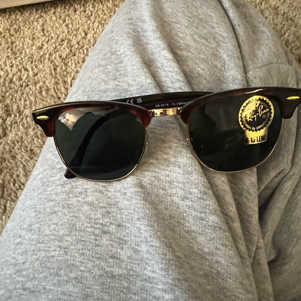 Ray-Ban Classic Black and Gold Sunglasses - Picture 3 of 10